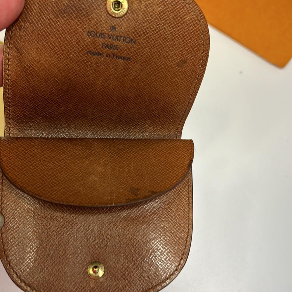 Louis Vuitton Monogram Round Coin Pouch - Picture 4 of 13